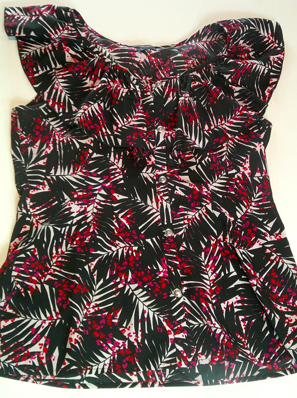 Banana Republic Women’s Medium Sleeveless Blouse Red Button-Down Ruffle Front
